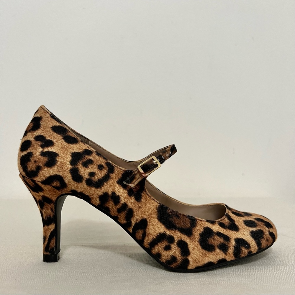 New Directions Leopard Print Pumps Chic Faux - Picture 3 of 9